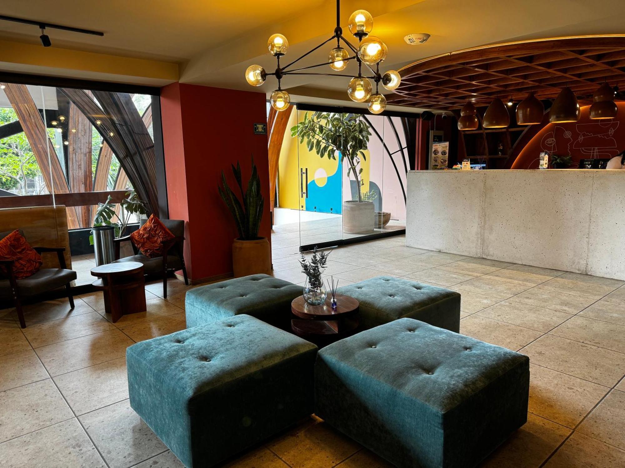 Hotel Ola Chapultepec غوادالاجارا المظهر الخارجي الصورة
